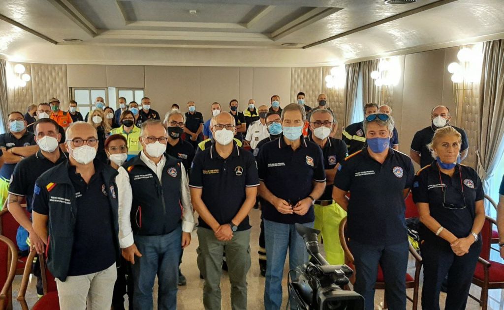 Incendi in Sicilia, Musumeci e Curcio “Grazie ai volontari”