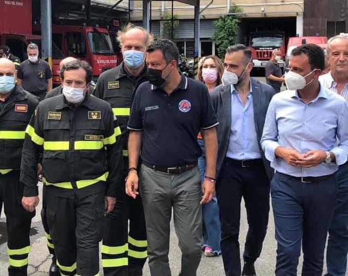 Salvini alla Caserma vigili del fuoco di Messina