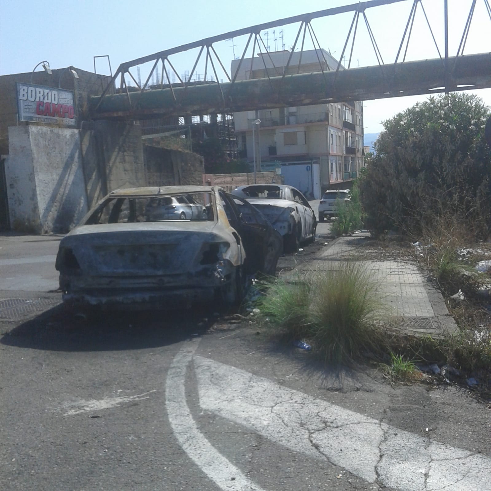 Tris d’auto bruciate e abbandonate