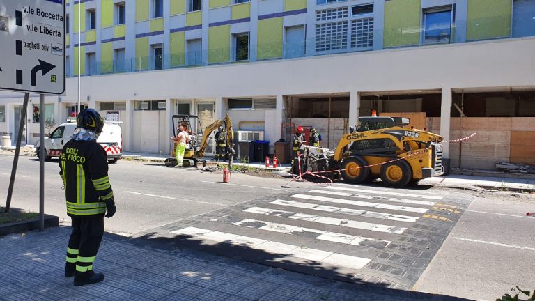 Chiusa parte della via Garibaldi per una fuga di gas
