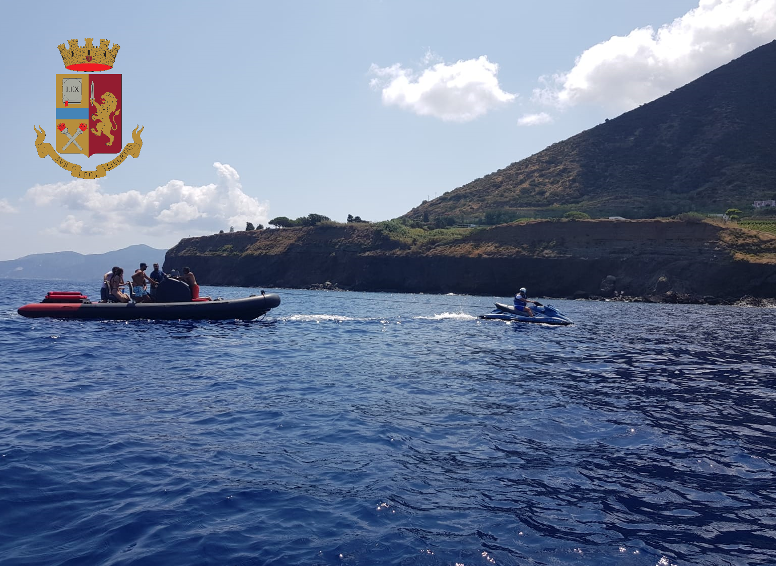 Otto bagnanti soccorsi alle Eolie