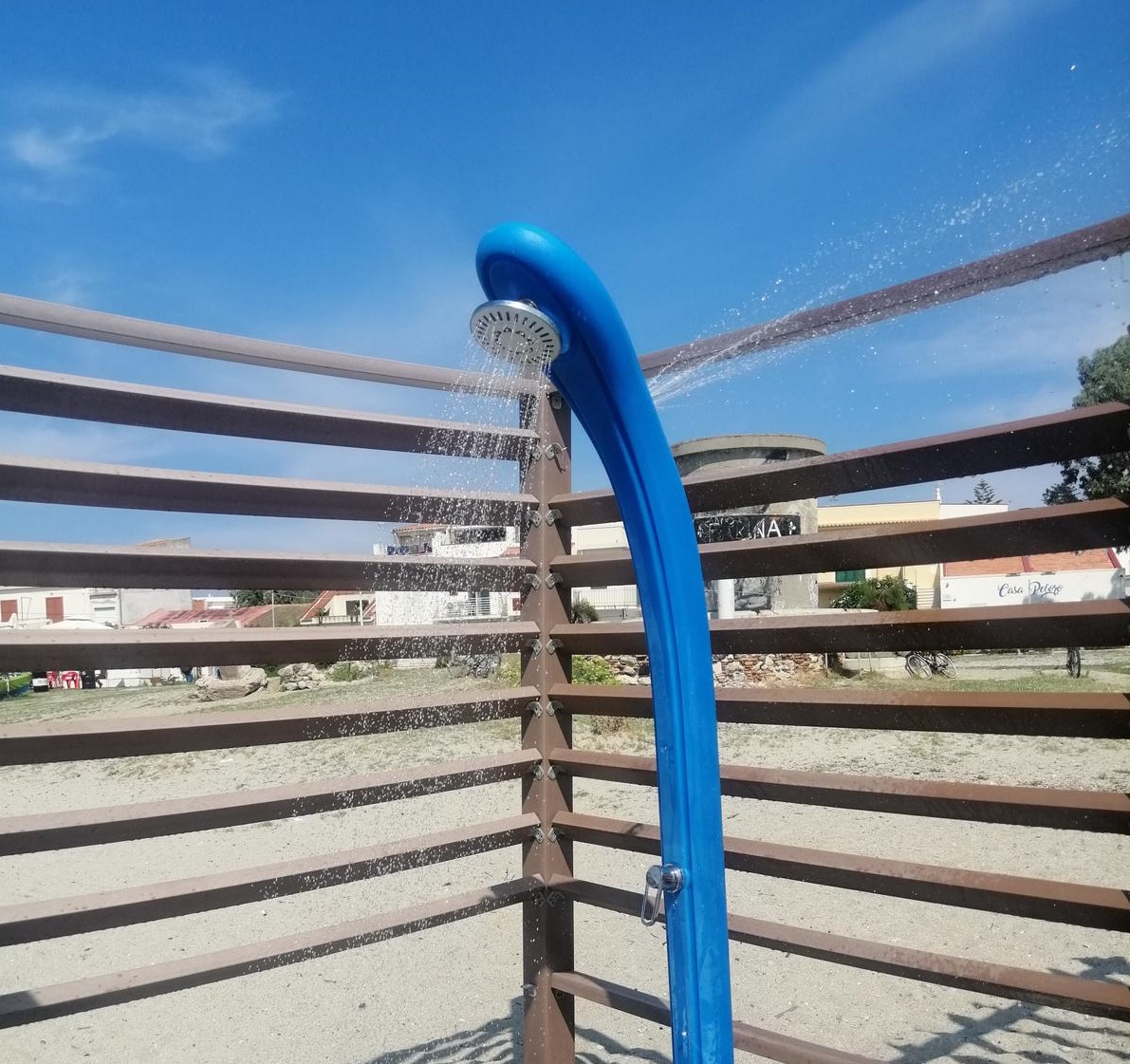 Doccia aperta da 3 giorni a Torre Faro: sprecati oltre 86 mila litri d’acqua