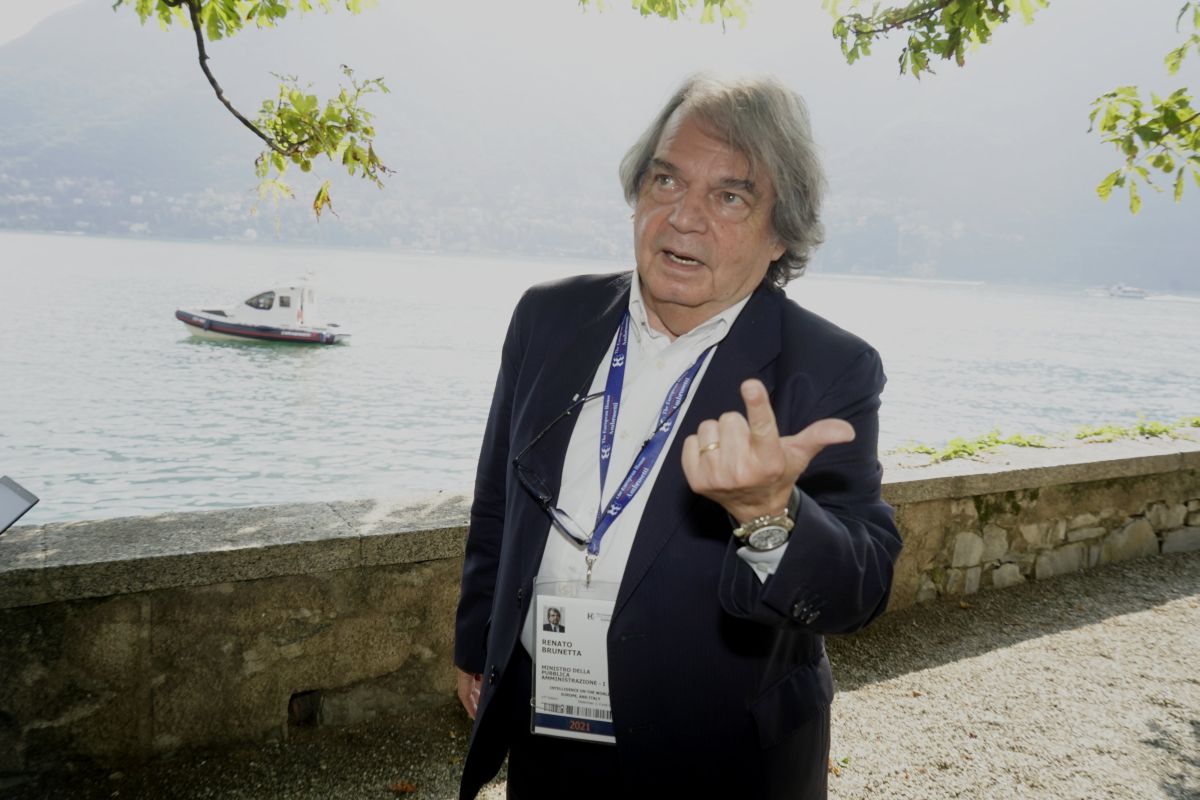 Smart working, Brunetta “Così è una forma di lavoro domiciliare forzato”