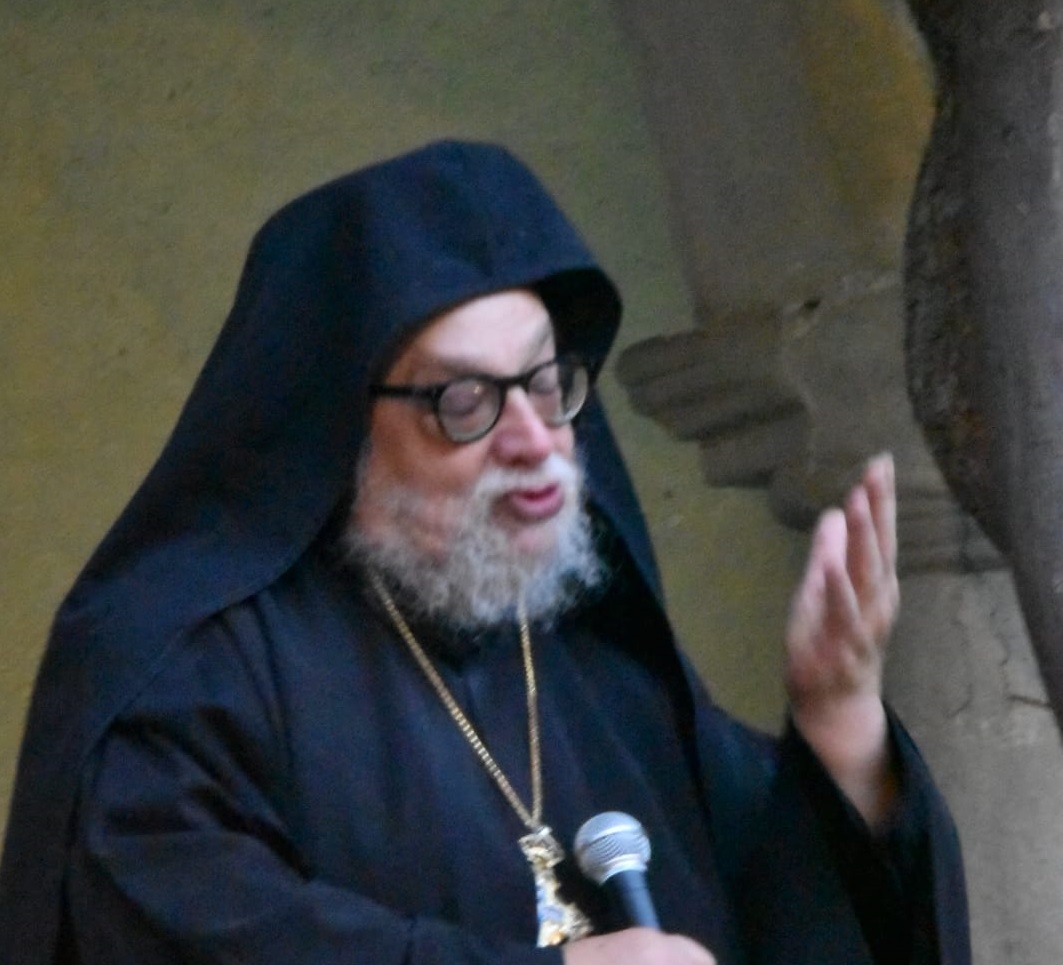 Rarissimo riconoscimento per padre Alessio Mandanikiots