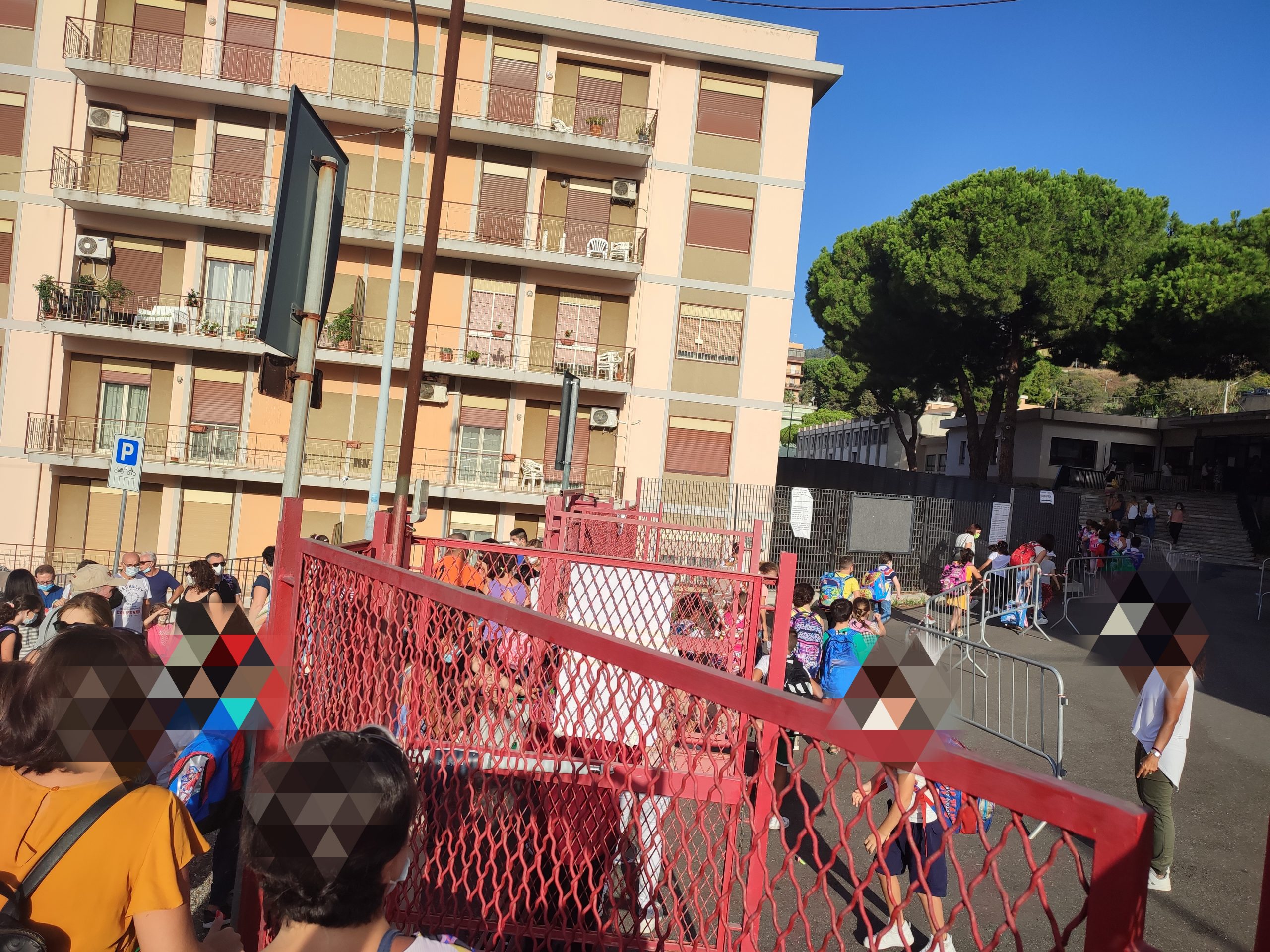 Laimo: “Assembramenti davanti all’Istituto comprensivo San Francesco di Paola”