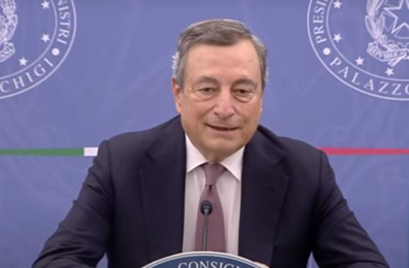 Covid, Draghi “I vaccini sono sicuri e salvano vite”
