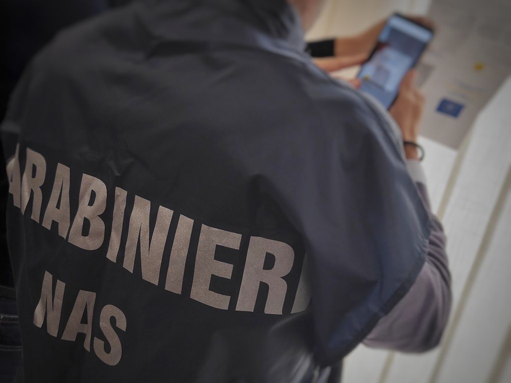 Vaccino, 4 medici denunciati a Catania per esenzioni “facili”