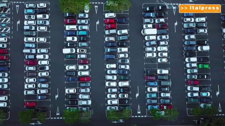 Auto, ad agosto in calo la produzione italiana