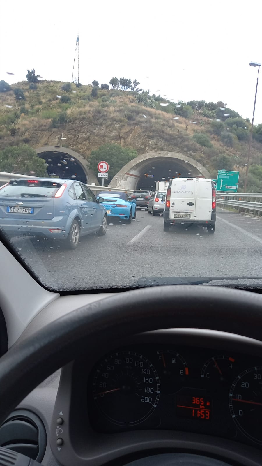 Incidente in tangenziale: lunghe code