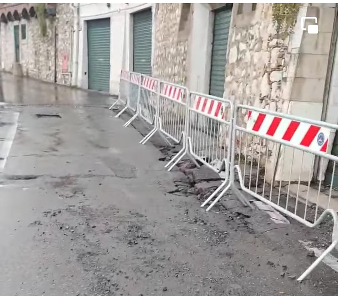 Via Roma da sistemare, mancano i soldi