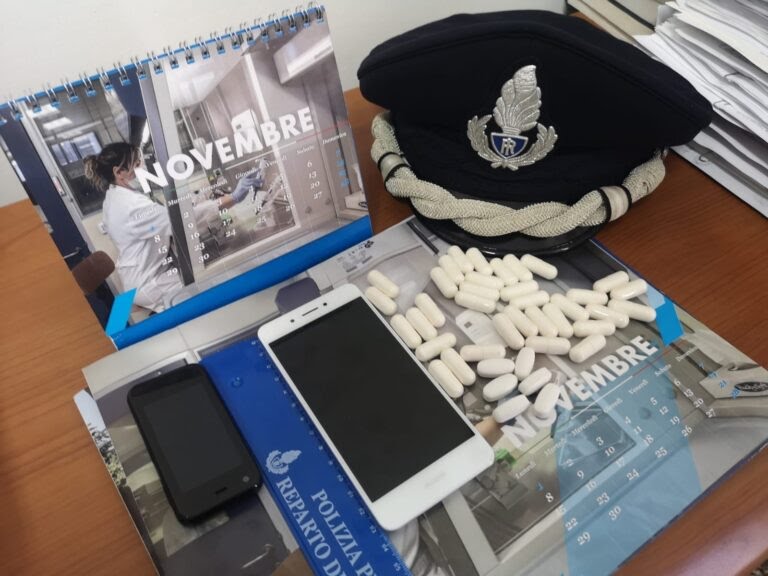 Cosa succede dentro e fuori il carcere di Barcellona?