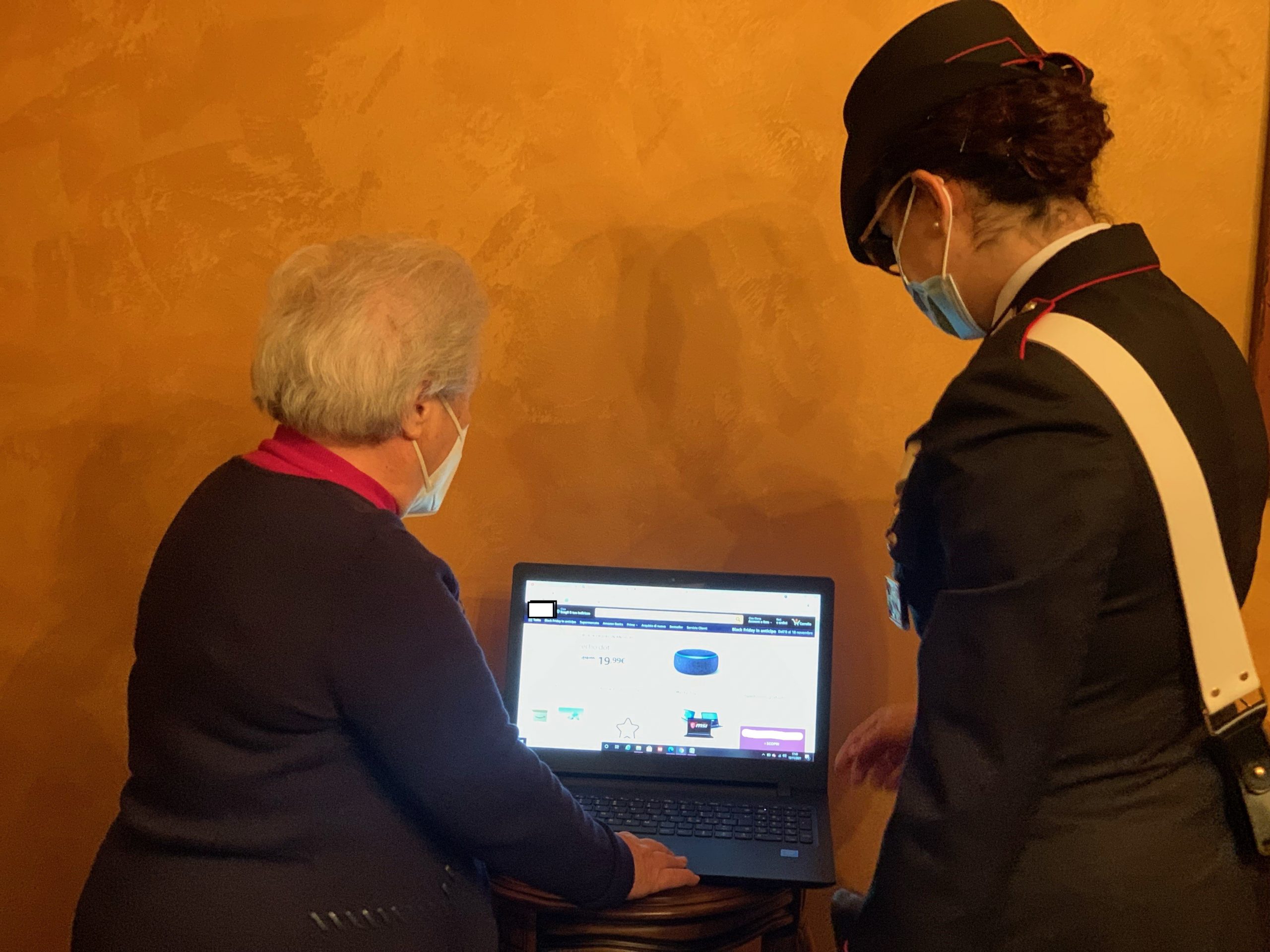 Truffe on line: anziani a lezione dai carabinieri