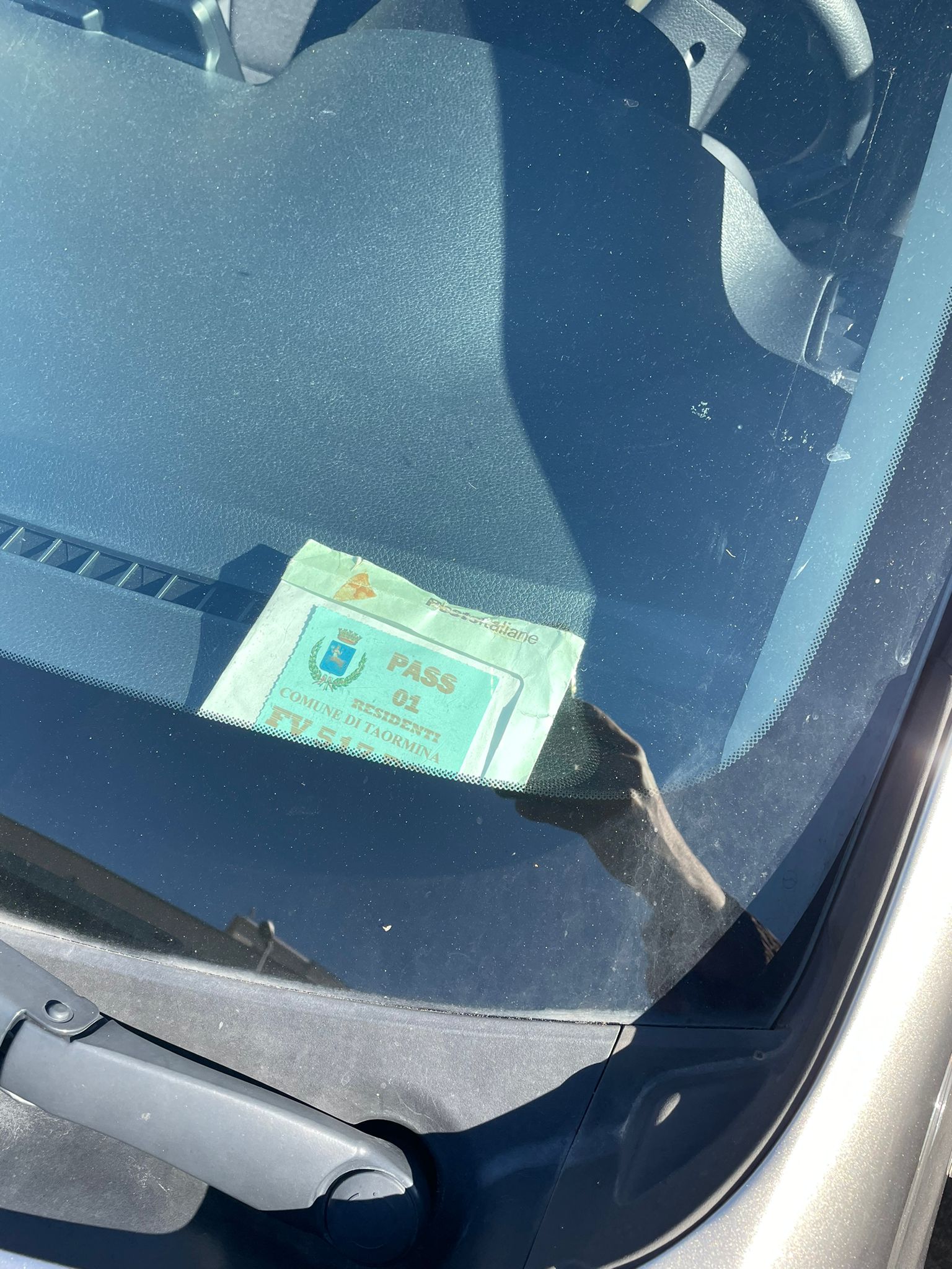 Pass residenti contraffatto, denunciati coniugi