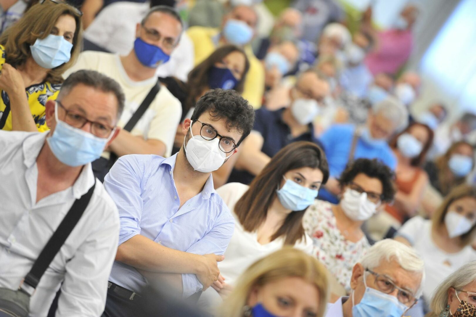 Covid, in Sicilia più controlli e mascherine all’aperto