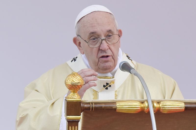 Immigrazione, Papa “Fermiamo questo naufragio di civiltà”