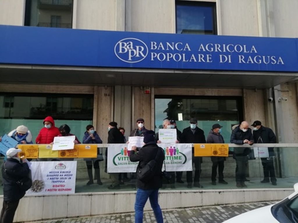Acf condanna Bapr per mancata trasparenza, protestano i risparmiatori