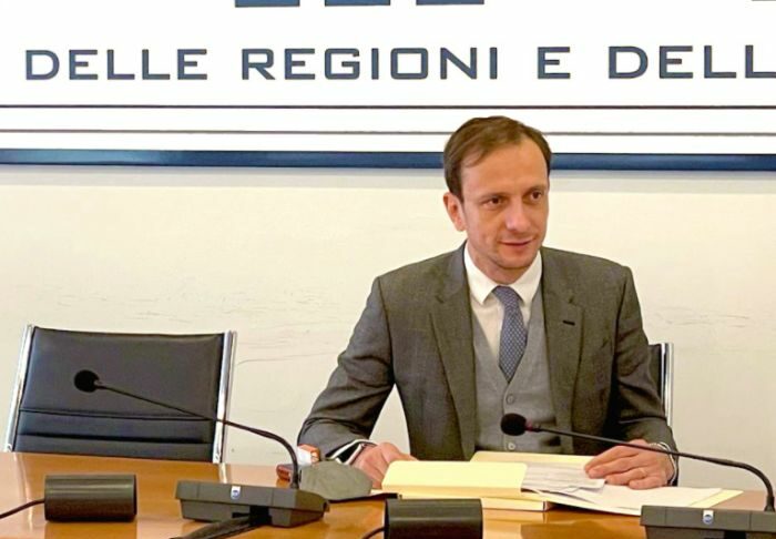 Covid, Fedriga “Aboliamo la quarantena per chi ha fatto terza dose”