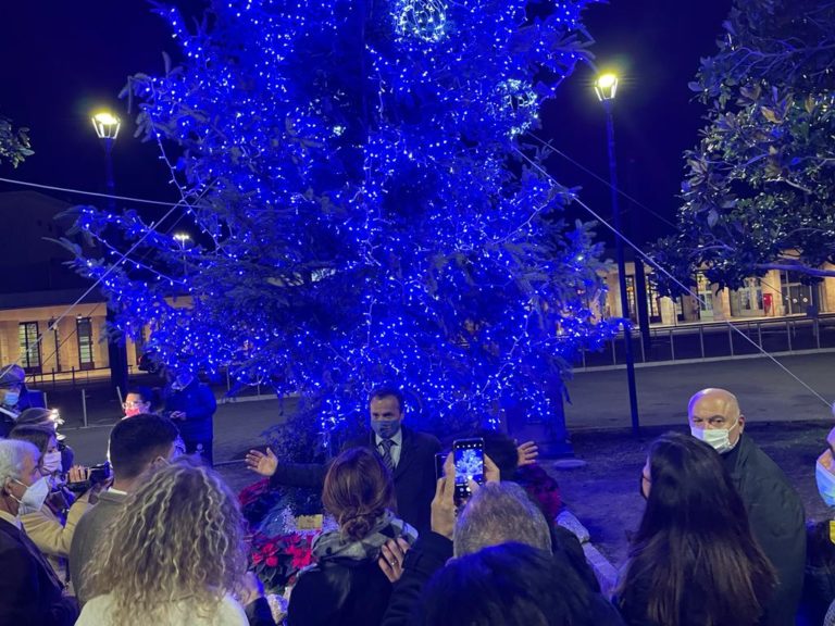 Si accende il Natale della Rinascita messinese