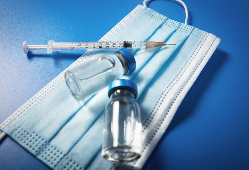 Variante Omicron, tre dosi Pzifer la neutralizzano