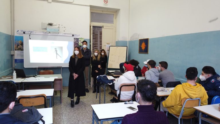 “Mi curo di te”, campagna anti-Covid nelle scuole