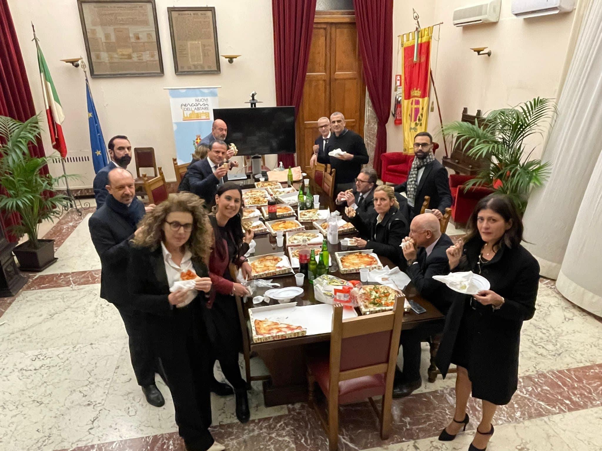 Adesso serve un sindaco normale non un “fantoccio”