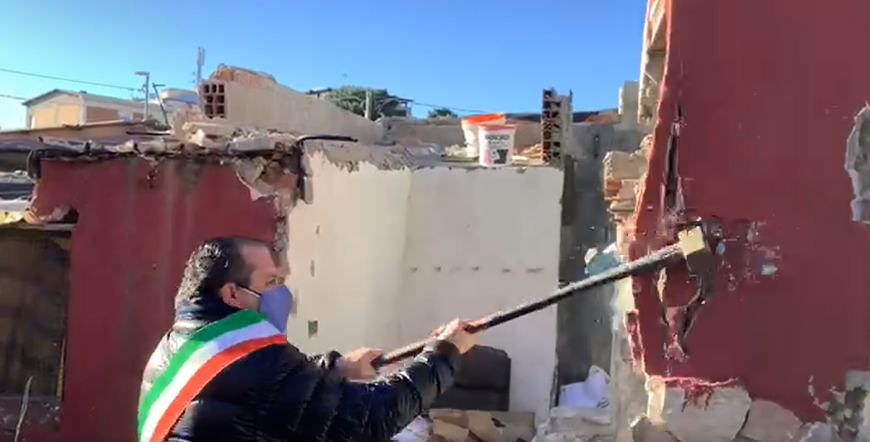 Fondo Fucile, inizia la demolizione della baraccopoli