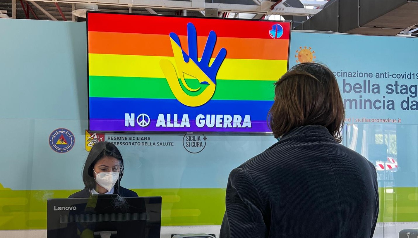 “No alla guerra, sì alla vita”, open day Pfizer all’hub vaccinale