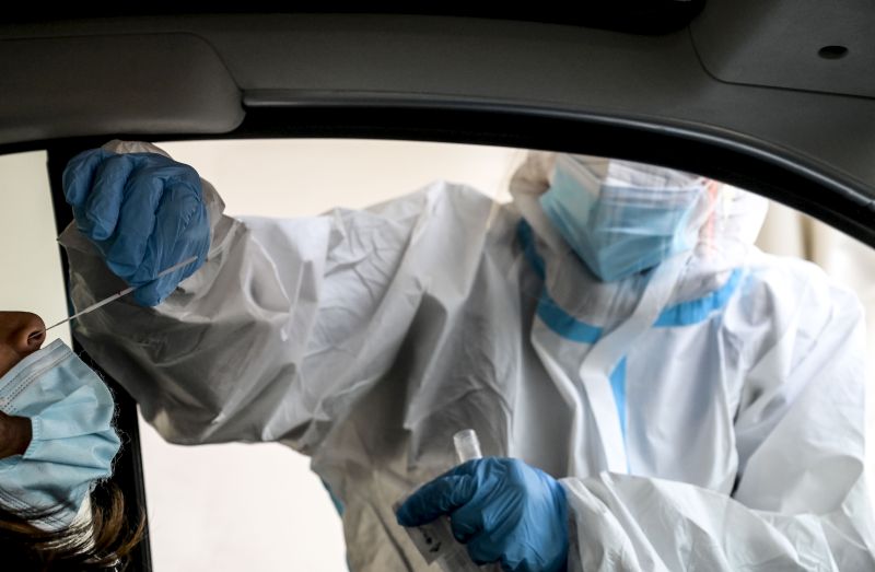 Covid: poco più di 500 casi, appena 48 a Messina