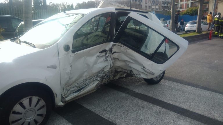 Carambola in via Catania, 9 auto coinvolte: feriti