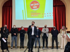 De Luca presenta la sua lista