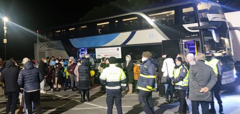 Furci abbraccia profughi ucraini