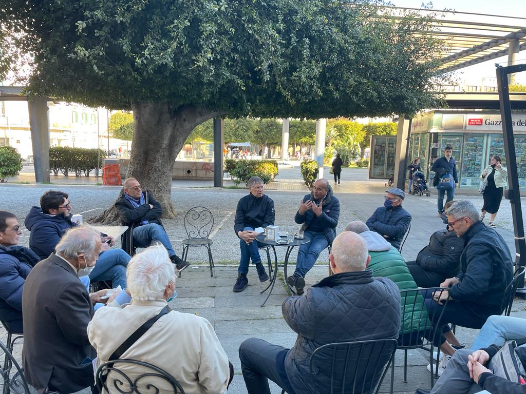 De Domenico ascolta i commercianti di Cairoli