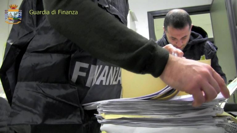 Messina, sequestro da un milione a una società di trasporto marittimo