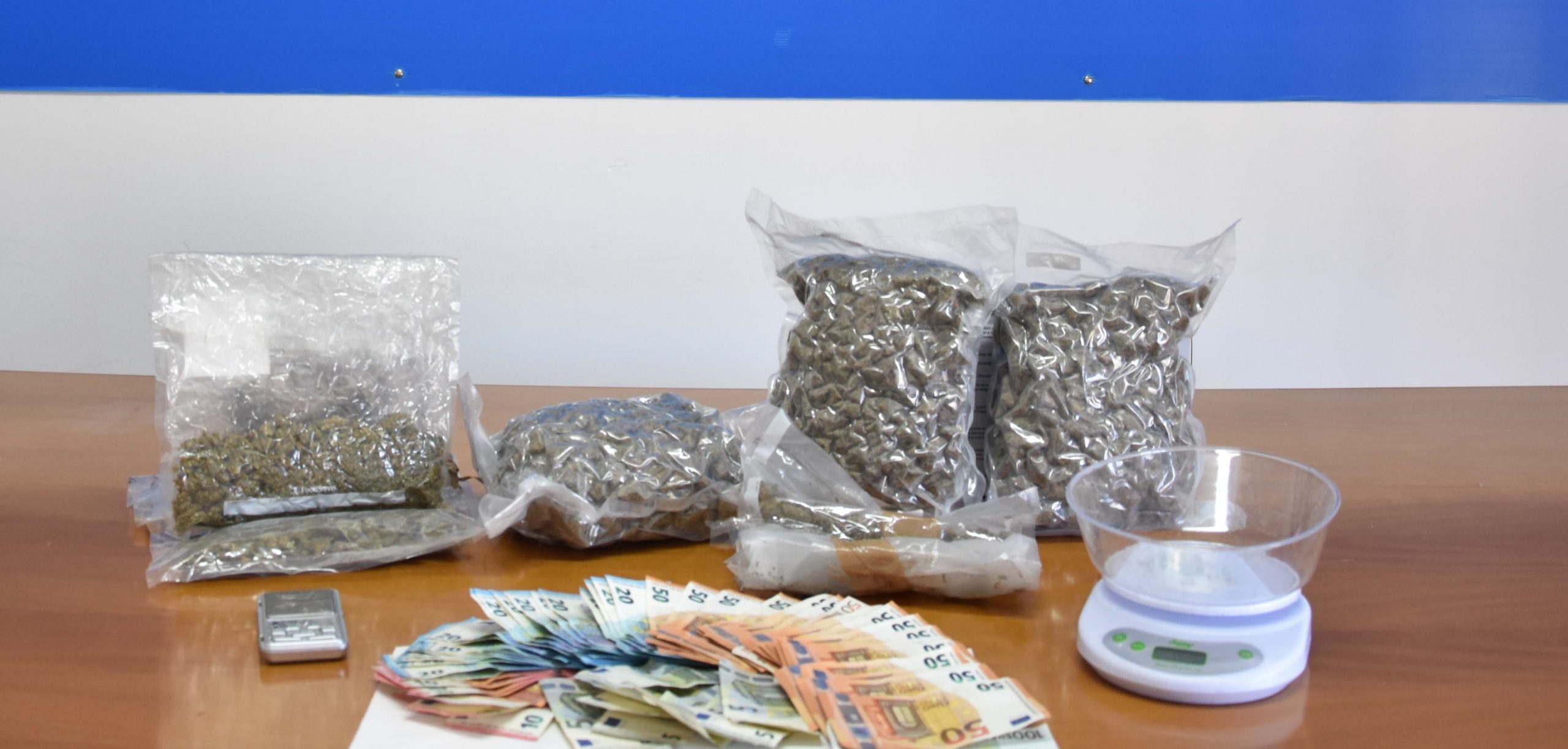 Marijuana nascosta nel vano ascensore: scatta un arresto