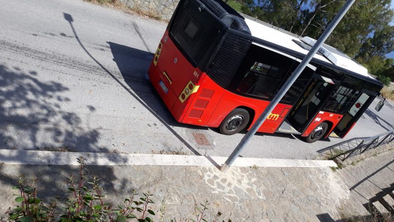 Bus stava per incendiarsi, Atm replica: “Solo un guasto”
