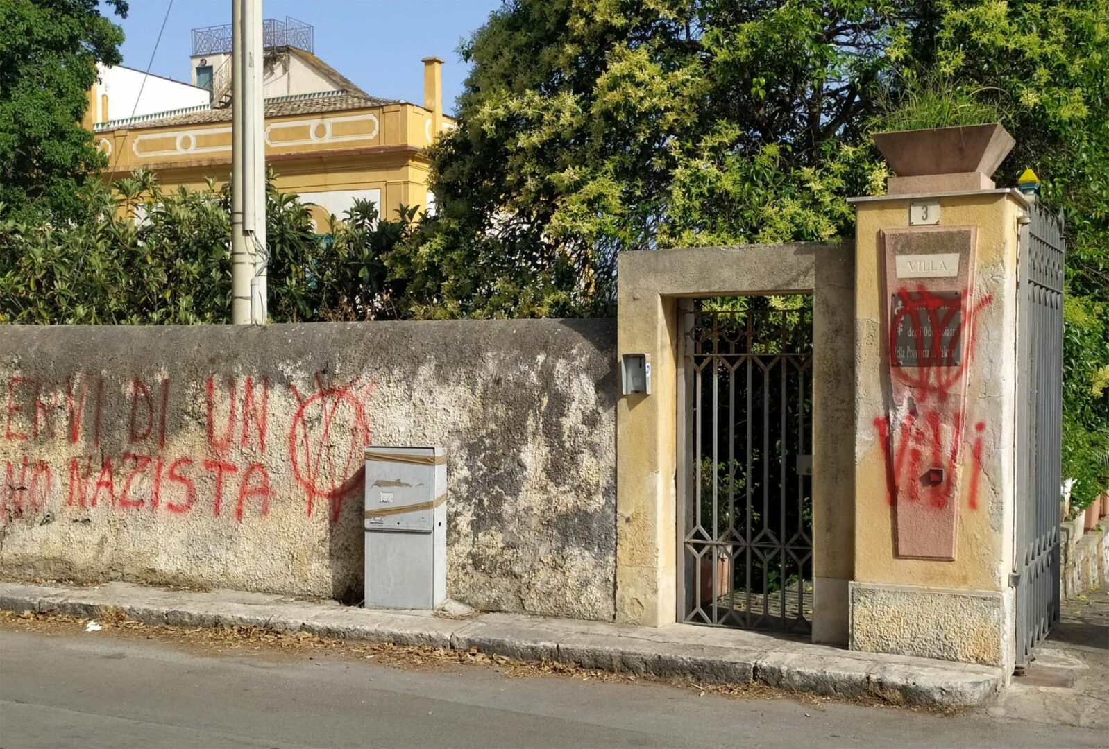 Raid Dei No Vax A Palermo Scritte Sui Muri Della Sede Dell Ordine Dei 