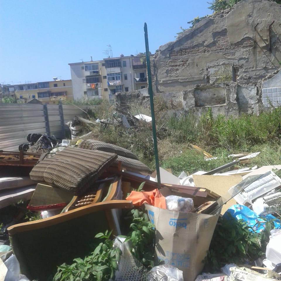 Dalle baracche alle discariche, lo scempio di via Seminario estivo