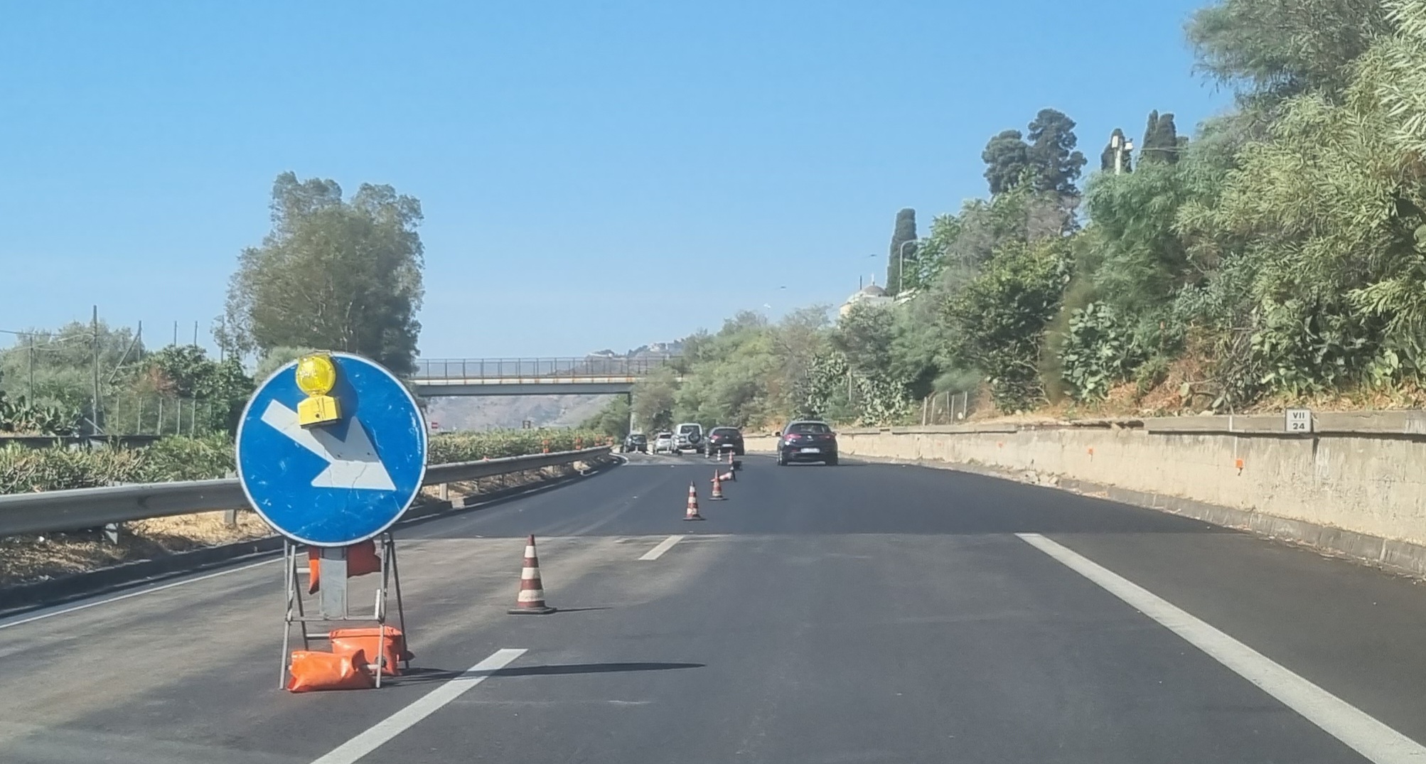 A18, asfaltato tratto nuovo e già sgretolato
