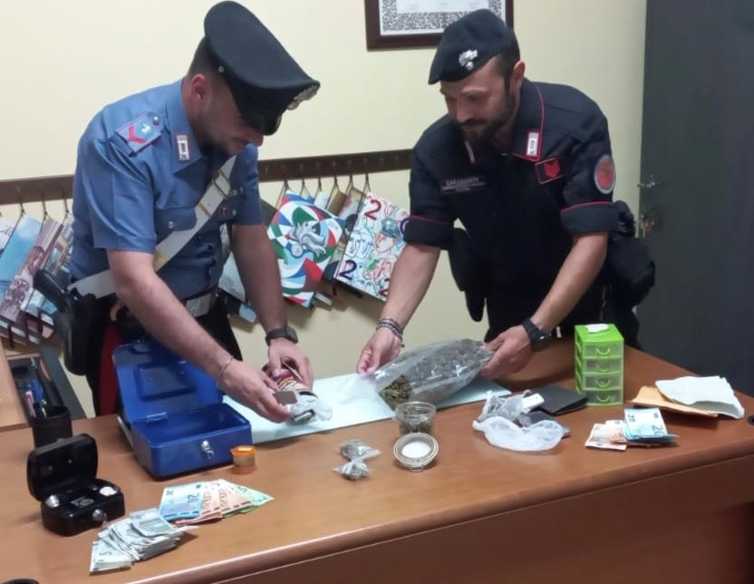 Aveva droga in macchina: arrestato