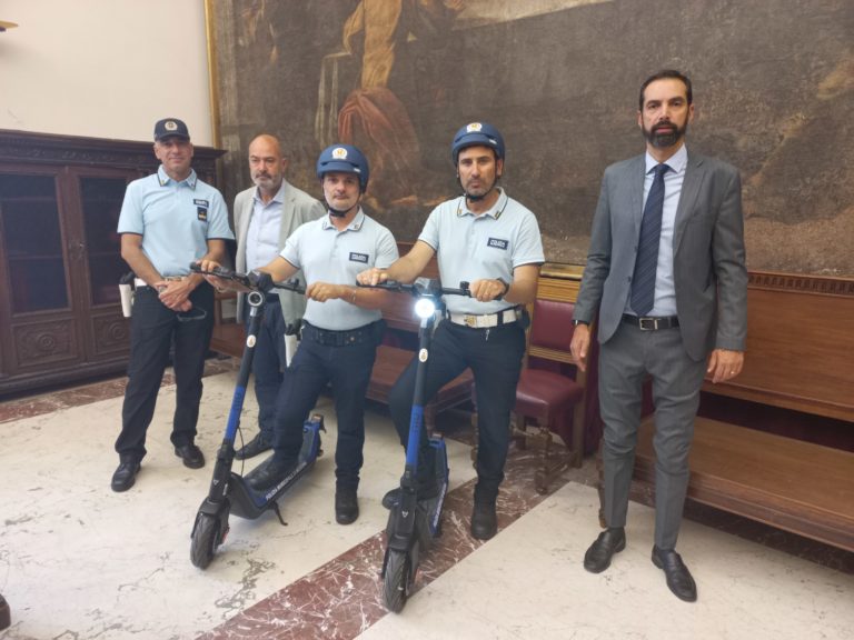 Arrivano i vigili urbani in monopattino