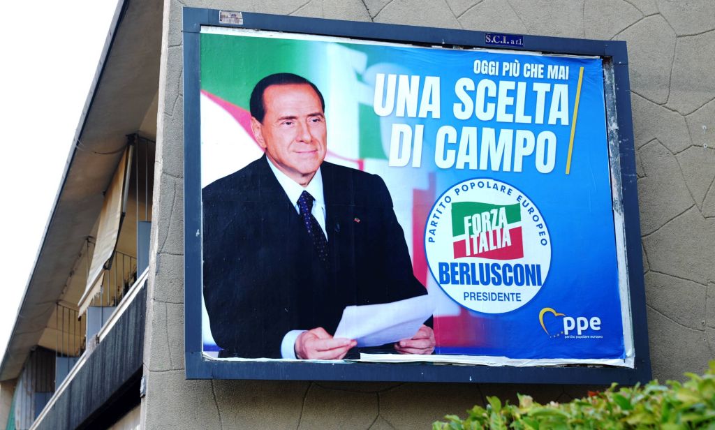 Berlusconi “Con presidenzialismo Mattarella dovrebbe dimettersi”