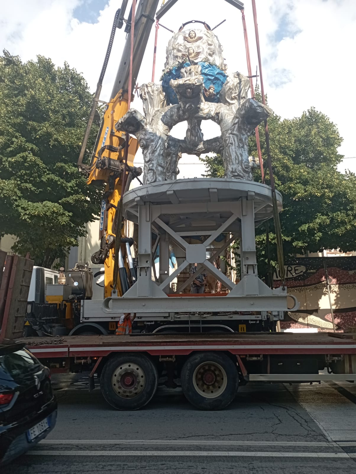 Il Cippo della Vara torna in Piazza Castronovo: oggi la benedizione