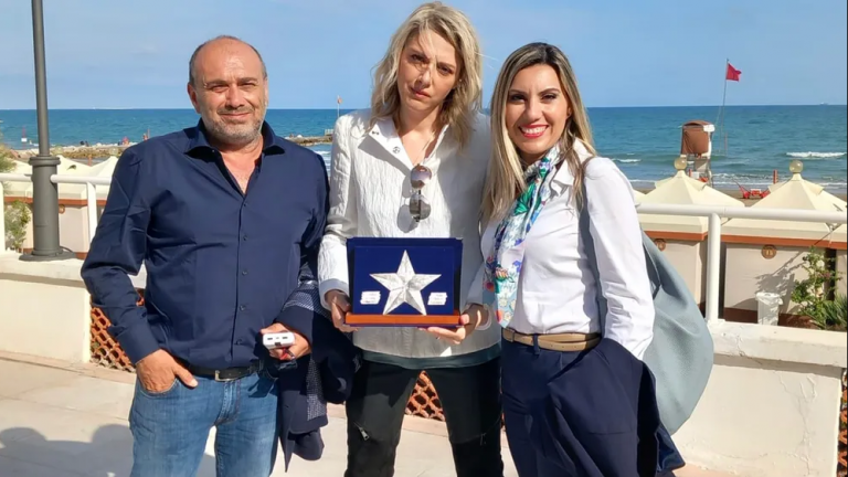 A Venezia, Franco Arcoraci premia la regista Casella