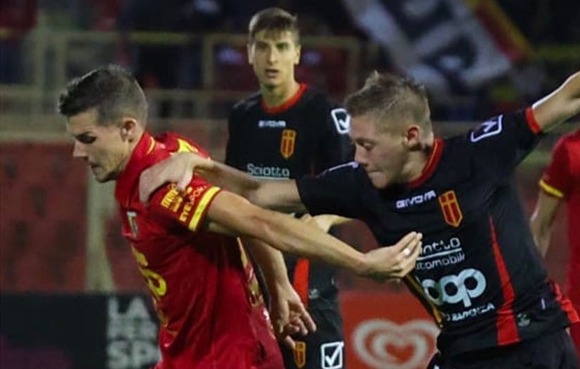 Messina: a Catanzaro la quarta sconfitta (3-0)