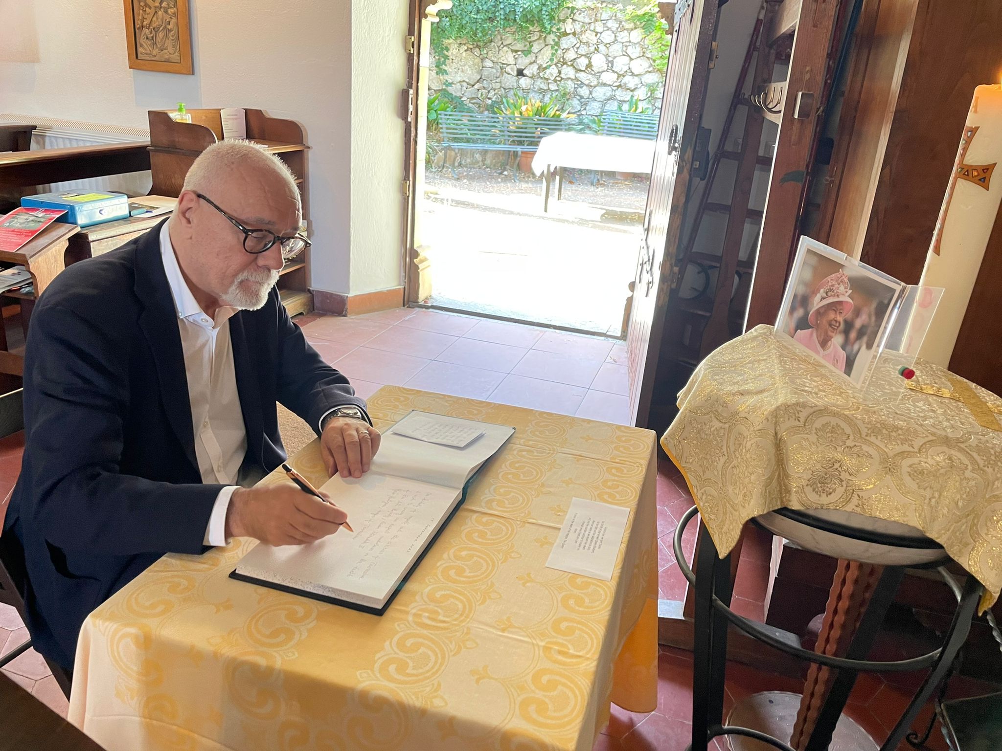 Morte Regina Elisabetta, il cordoglio di Taormina