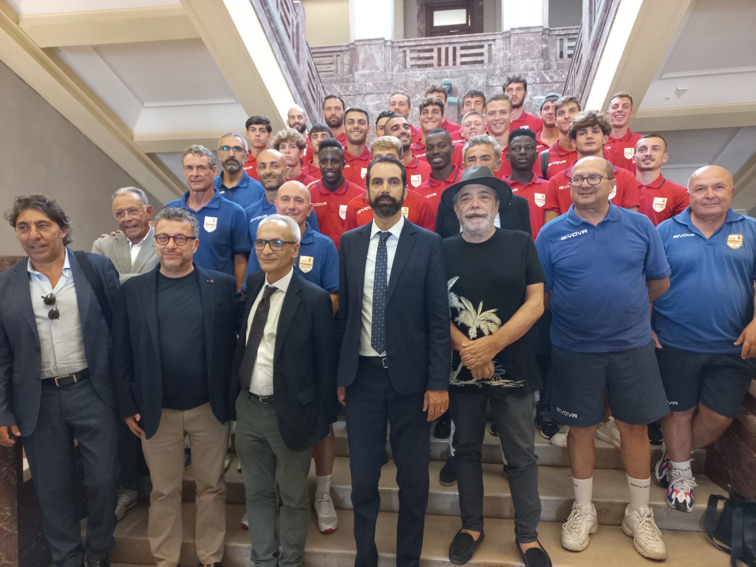 Acr Messina si presenta a Palazzo Zanca con Nino Frassica e il Sindaco