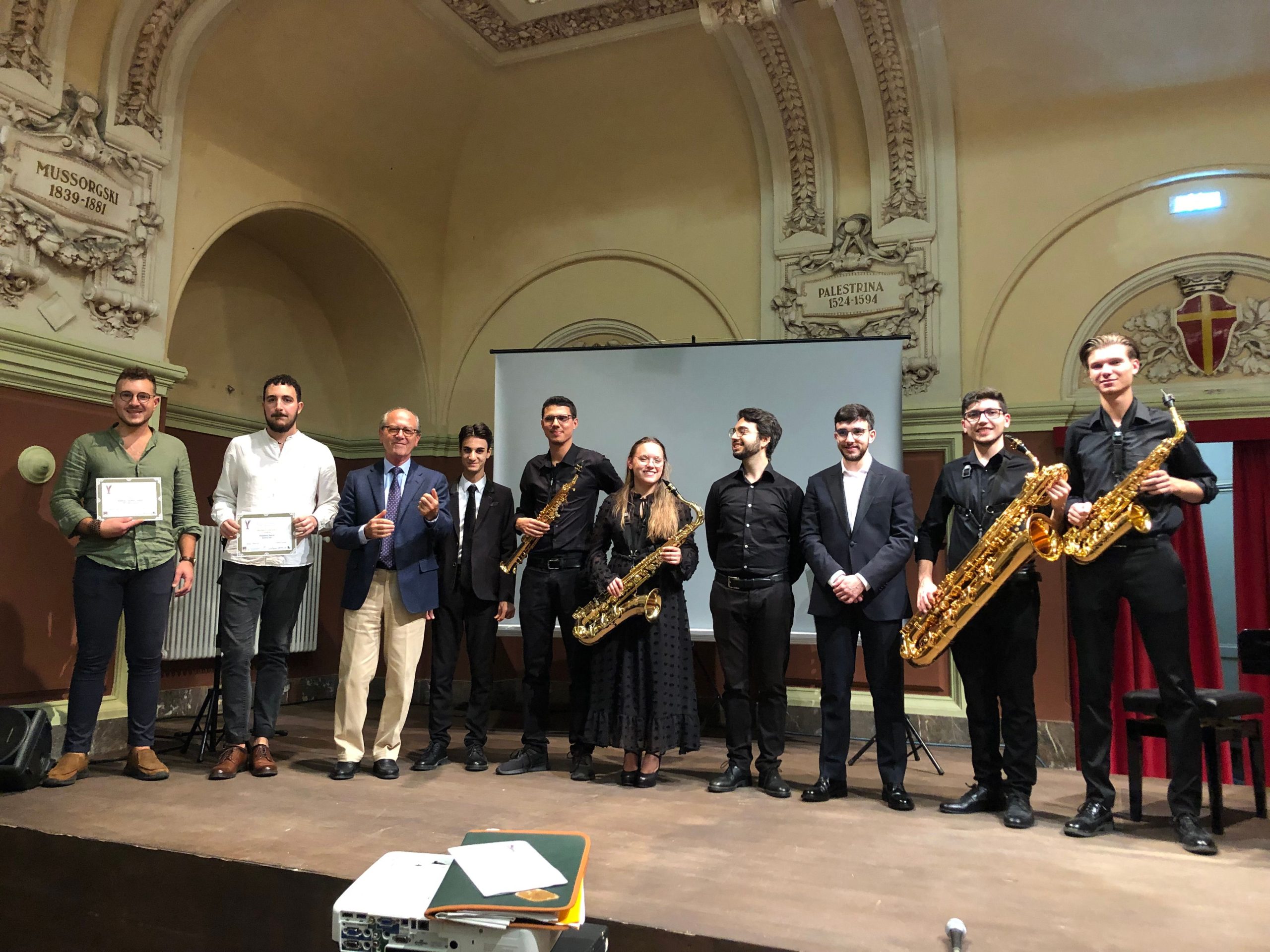 “L’albero della musica”, primo premio a Chiara che si esibisce dalla Norvegia