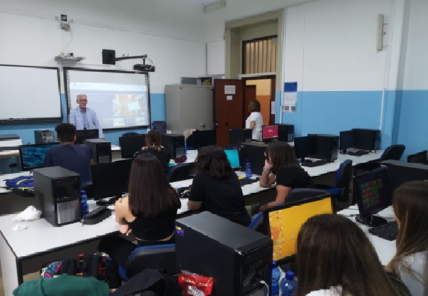 Federconsumatori con gli studenti dello Jaci