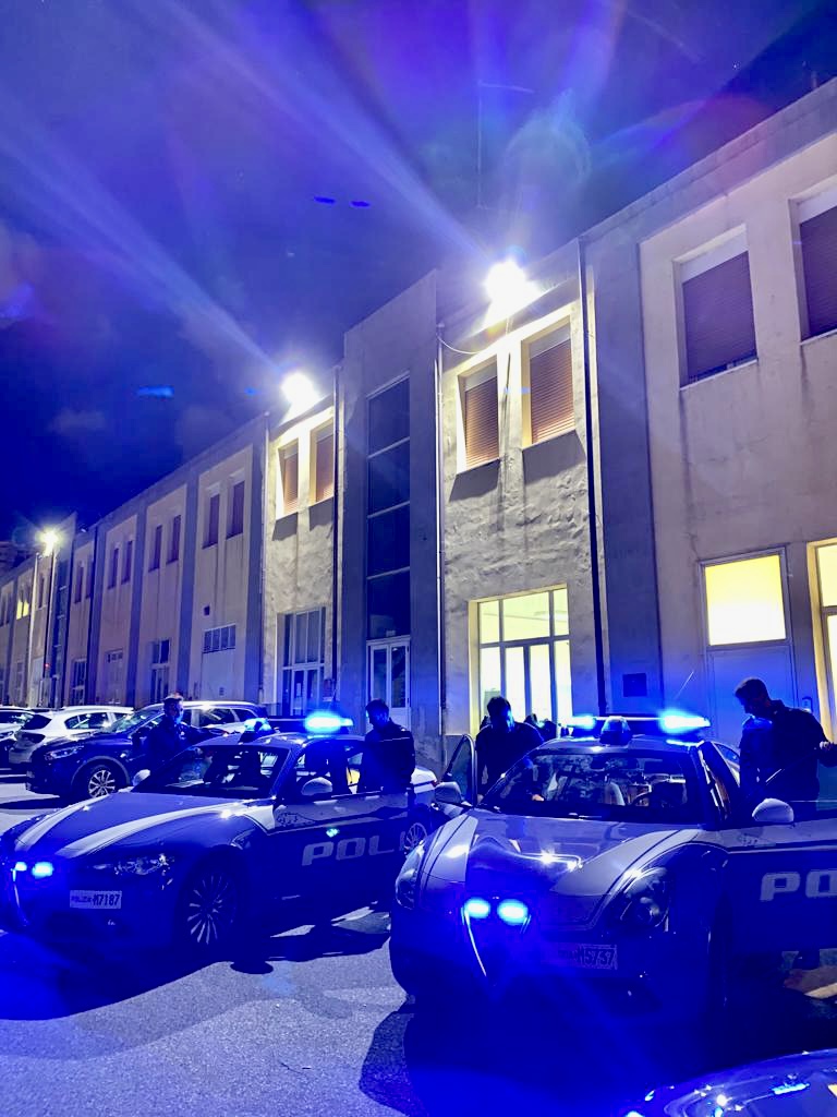 Furto e tentato furto su mezzi in sosta: autori arrestati