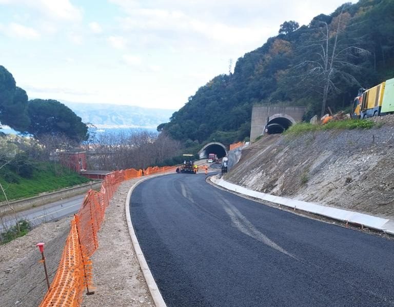 Toto Costruzioni: “Piccolo smottamento, detriti rimossi”